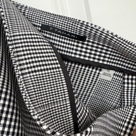 T Tahari Skirt Sz 10 Medium Black White Striped Plaid Pattern Wrap Pencil - Picture 4 of 4